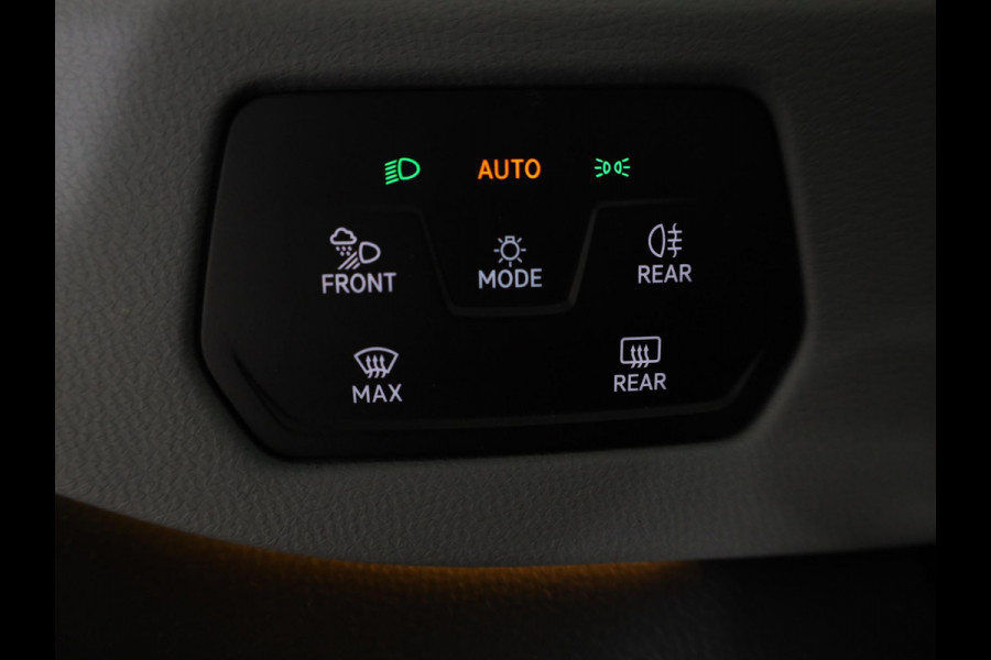 Volkswagen ID.3 First Plus 58 kWh 204 pk | Navigatie | Parkeersensoren | Achteruitrijcamera | Adaptieve cruise control | Matrix LED koplampen | Stoelverwarming |