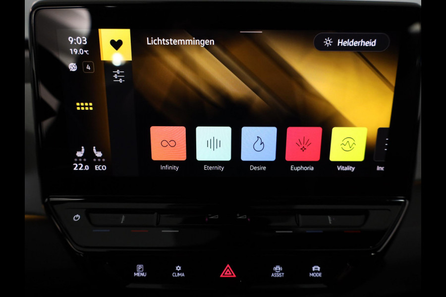 Volkswagen ID.3 First Plus 58 kWh 204 pk | Navigatie | Parkeersensoren | Achteruitrijcamera | Adaptieve cruise control | Matrix LED koplampen | Stoelverwarming |