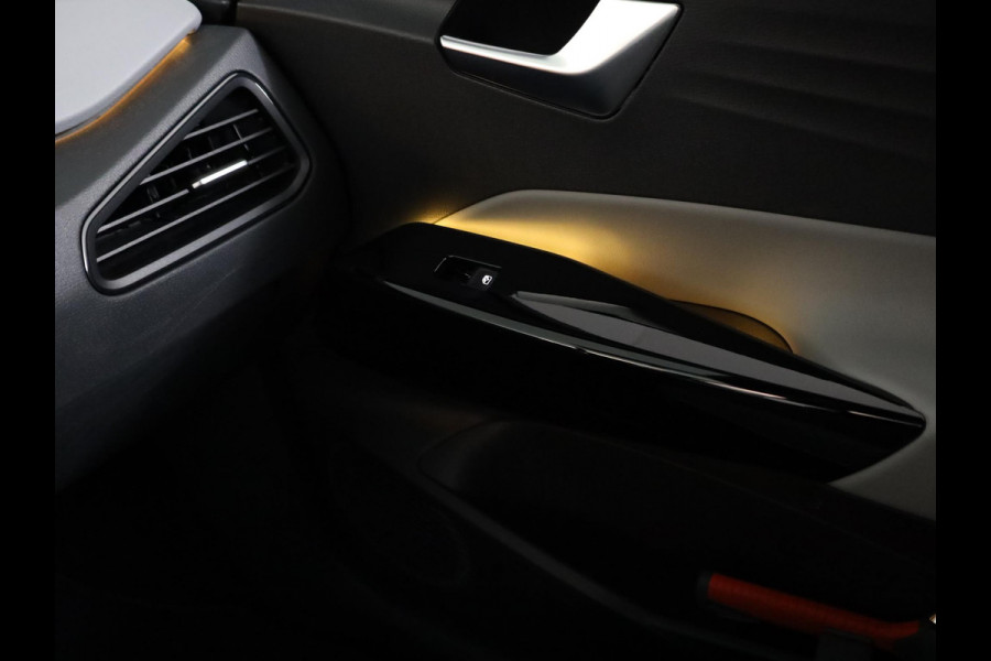 Volkswagen ID.3 First Plus 58 kWh 204 pk | Navigatie | Parkeersensoren | Achteruitrijcamera | Adaptieve cruise control | Matrix LED koplampen | Stoelverwarming |