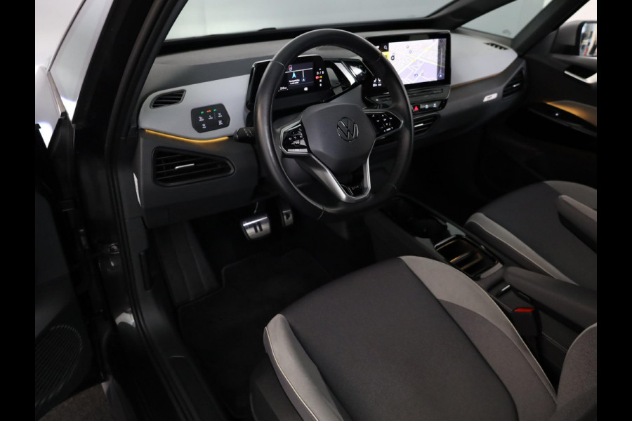 Volkswagen ID.3 First Plus 58 kWh 204 pk | Navigatie | Parkeersensoren | Achteruitrijcamera | Adaptieve cruise control | Matrix LED koplampen | Stoelverwarming |