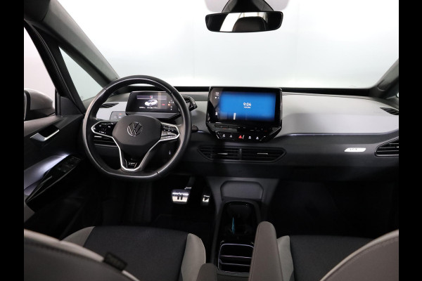 Volkswagen ID.3 First Plus 58 kWh 204 pk | Navigatie | Parkeersensoren | Achteruitrijcamera | Adaptieve cruise control | Matrix LED koplampen | Stoelverwarming |