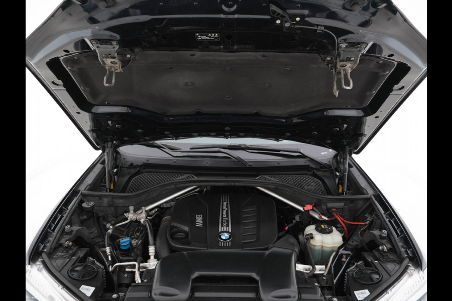 BMW X5 xDrive30d High Executive M-Sportpack Aut. *PANO | LUXURY-LEATHER | FULL-LED | HARMAN/KARDON-SURROUND | HEAD-UP | MEMORY-PACK | DIGI-COCKPIT | KEYLESS | CAMERA | NAVI-FULLMAP | AMBIENT-LIGHT | HEATED-COMFORT-SEATS | SHIFT-PADDLES