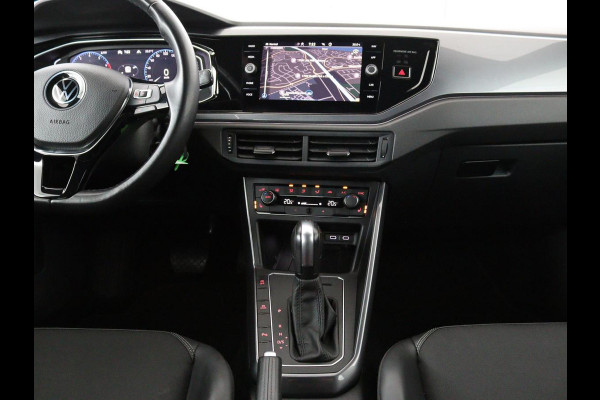 Volkswagen Polo 1.0 TSI R-Line | Stoelverwarming | Camera | Carplay | Climate control | Adaptive cruise | Full LED | Navigatie | Virtual Cockpit