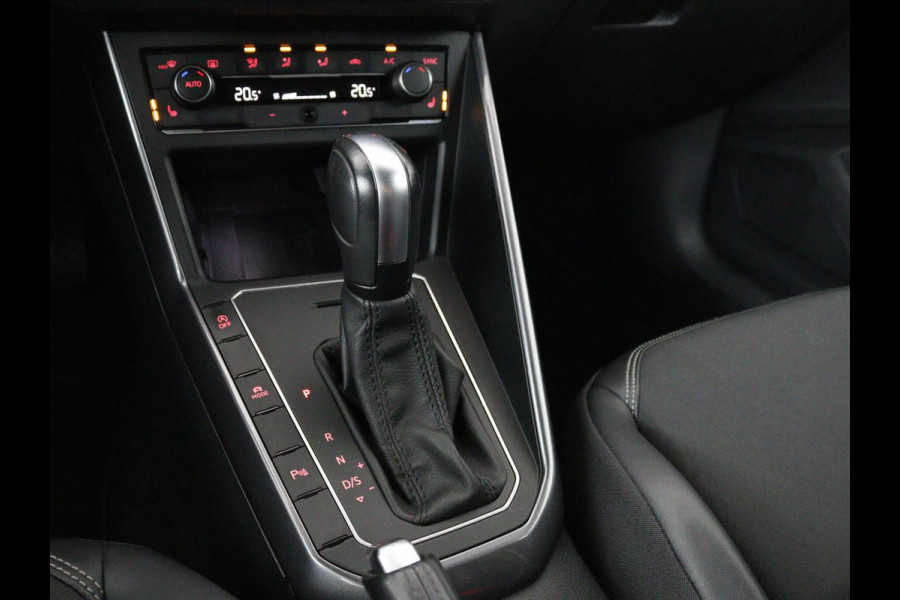 Volkswagen Polo 1.0 TSI R-Line | Stoelverwarming | Camera | Carplay | Climate control | Adaptive cruise | Full LED | Navigatie | Virtual Cockpit