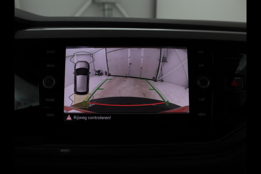 Volkswagen Polo 1.0 TSI R-Line | Stoelverwarming | Camera | Carplay | Climate control | Adaptive cruise | Full LED | Navigatie | Virtual Cockpit