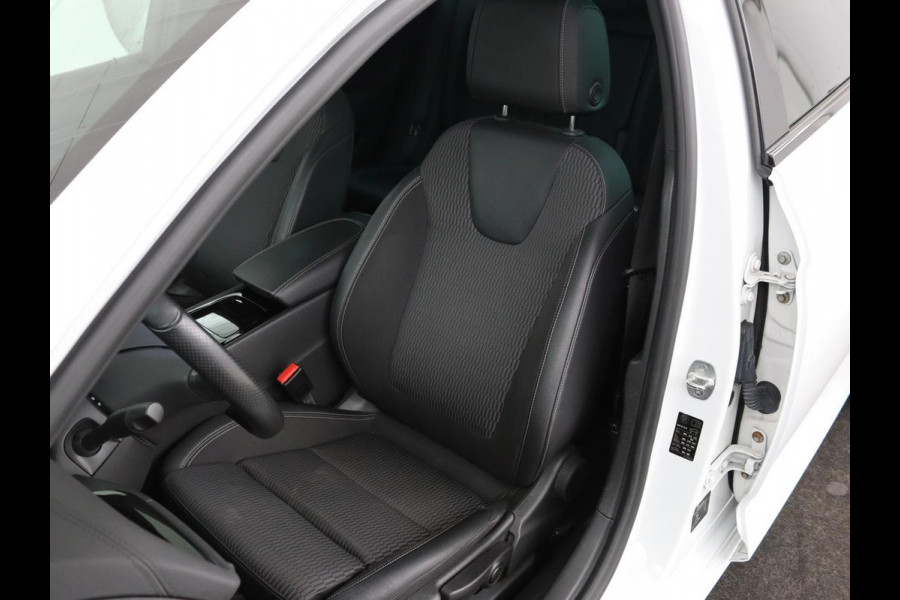 Opel Insignia 1.5 CDTI Business Elegance | Stoel & stuurverwarming | Trekhaak | Camera | Matrix LED | Carplay | Keyless | Navigatie