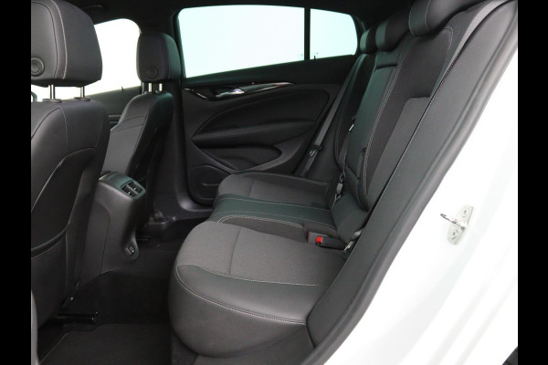 Opel Insignia 1.5 CDTI Business Elegance | Stoel & stuurverwarming | Trekhaak | Camera | Matrix LED | Carplay | Keyless | Navigatie