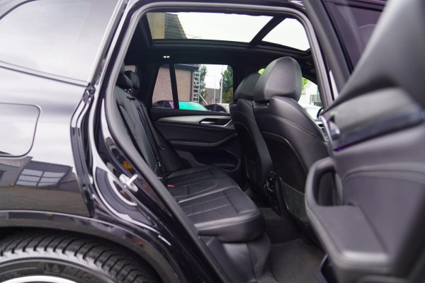 BMW X3 M40i xDrive High Executive | Panorama | Sfeerverlichting | Adaptieve LED | Achteruitrijcamera | Head up Display | NAP |