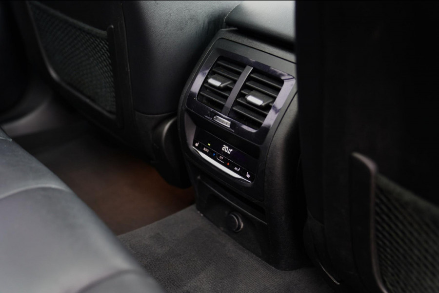 BMW X3 M40i xDrive High Executive | Panorama | Sfeerverlichting | Adaptieve LED | Achteruitrijcamera | Head up Display | NAP |