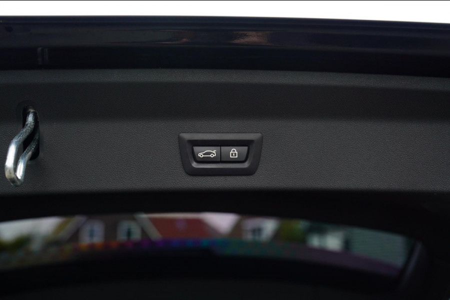 BMW X3 M40i xDrive High Executive | Panorama | Sfeerverlichting | Adaptieve LED | Achteruitrijcamera | Head up Display | NAP |