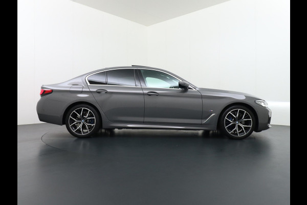 BMW 5 Serie 530e High Executive M SPORT MEMORY SEAT | HARMAN&KARDON AUDIO | CAMERA | DODE HOEK | STUURWIELVERWARMING | SCHUIFDAK RIJKLAARPRIJS incl. 12mnd BOVAG