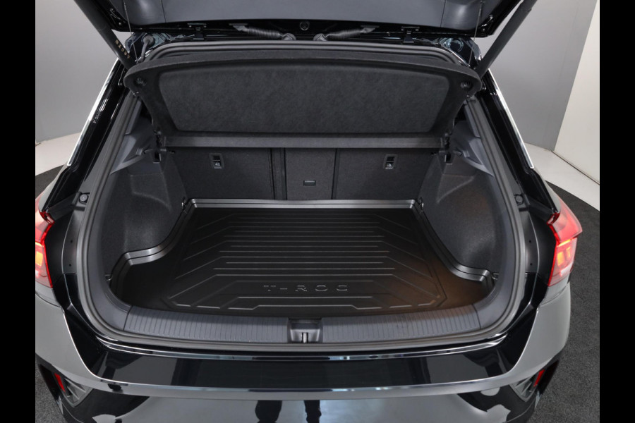 Volkswagen T-Roc R-Line-Edition 1.5 110 kW / 150 pk TSI SUV 7 versn