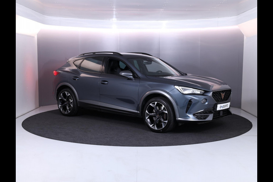 CUPRA Formentor 1.4 e-Hybrid VZ Performance 245 pk Automaat (DSG) | Navigatie | Parkeersensoren (Park assist) | Achteruitrijcamera | Stoelverwarming | Lichtmetalen velgen 19" |