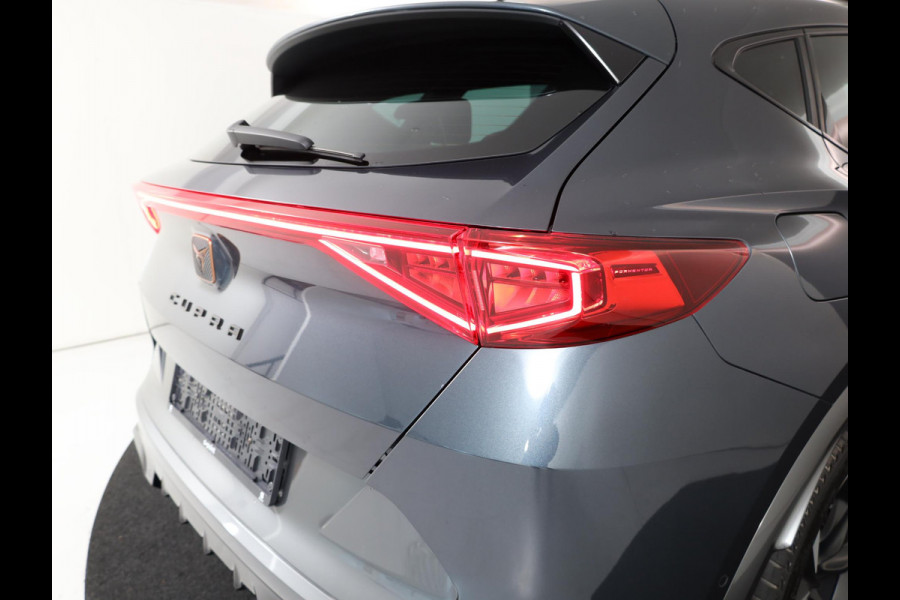 CUPRA Formentor 1.4 e-Hybrid VZ Performance 245 pk Automaat (DSG) | Navigatie | Parkeersensoren (Park assist) | Achteruitrijcamera | Stoelverwarming | Lichtmetalen velgen 19" |