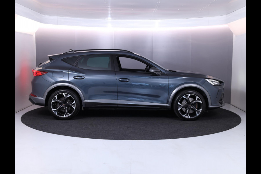 CUPRA Formentor 1.4 e-Hybrid VZ Performance 245 pk Automaat (DSG) | Navigatie | Parkeersensoren (Park assist) | Achteruitrijcamera | Stoelverwarming | Lichtmetalen velgen 19" |