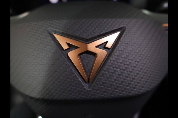 CUPRA Formentor 1.4 e-Hybrid VZ Performance 245 pk Automaat (DSG) | Navigatie | Parkeersensoren (Park assist) | Achteruitrijcamera | Stoelverwarming | Lichtmetalen velgen 19" |