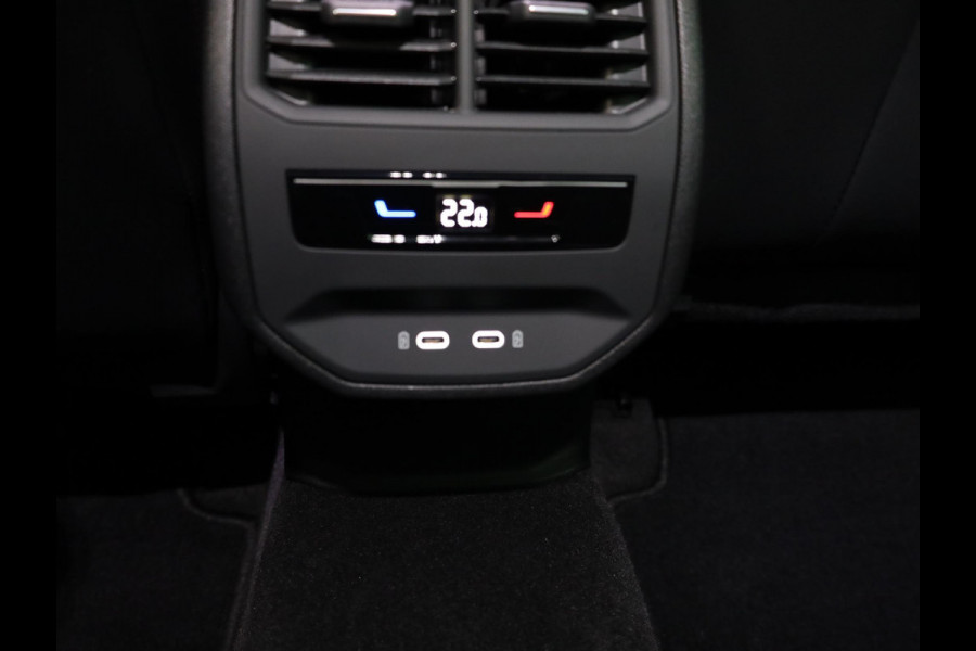 CUPRA Formentor 1.4 e-Hybrid VZ Performance 245 pk Automaat (DSG) | Navigatie | Parkeersensoren (Park assist) | Achteruitrijcamera | Stoelverwarming | Lichtmetalen velgen 19" |