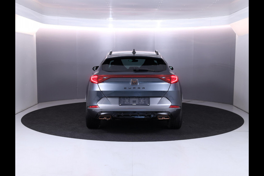 CUPRA Formentor 1.4 e-Hybrid VZ Performance 245 pk Automaat (DSG) | Navigatie | Parkeersensoren (Park assist) | Achteruitrijcamera | Stoelverwarming | Lichtmetalen velgen 19" |