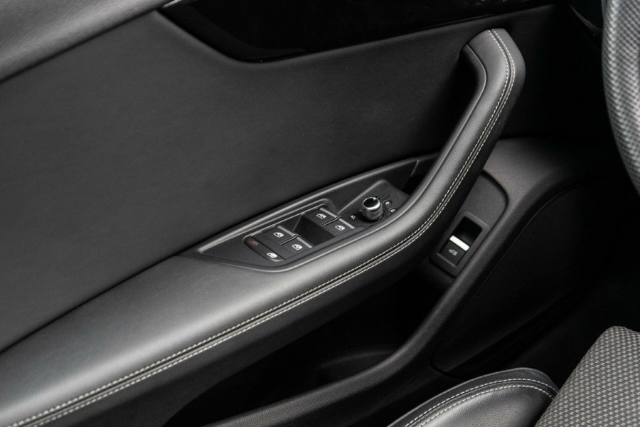 Audi A4 Avant 35 TFSI S-Line Pano / Camera / Trekhaak