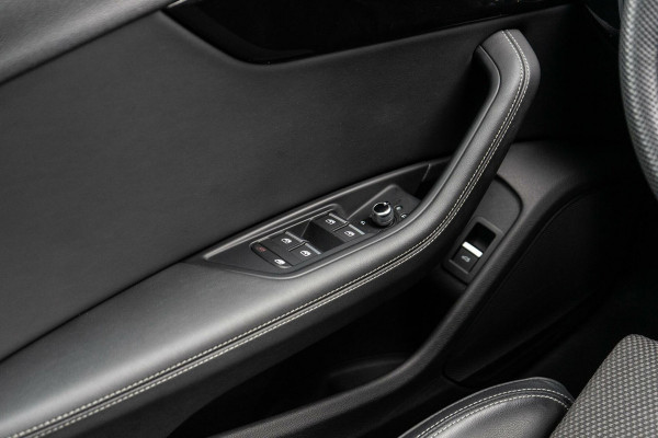 Audi A4 Avant 35 TFSI S-Line Pano / Camera / Trekhaak