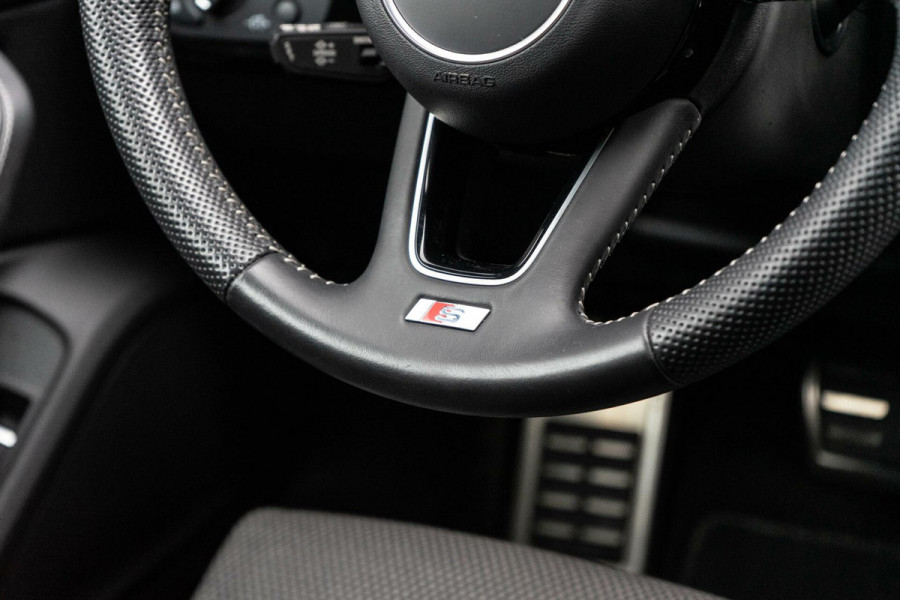 Audi A4 Avant 35 TFSI S-Line Pano / Camera / Trekhaak