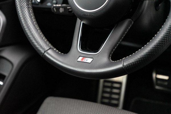 Audi A4 Avant 35 TFSI S-Line Pano / Camera / Trekhaak