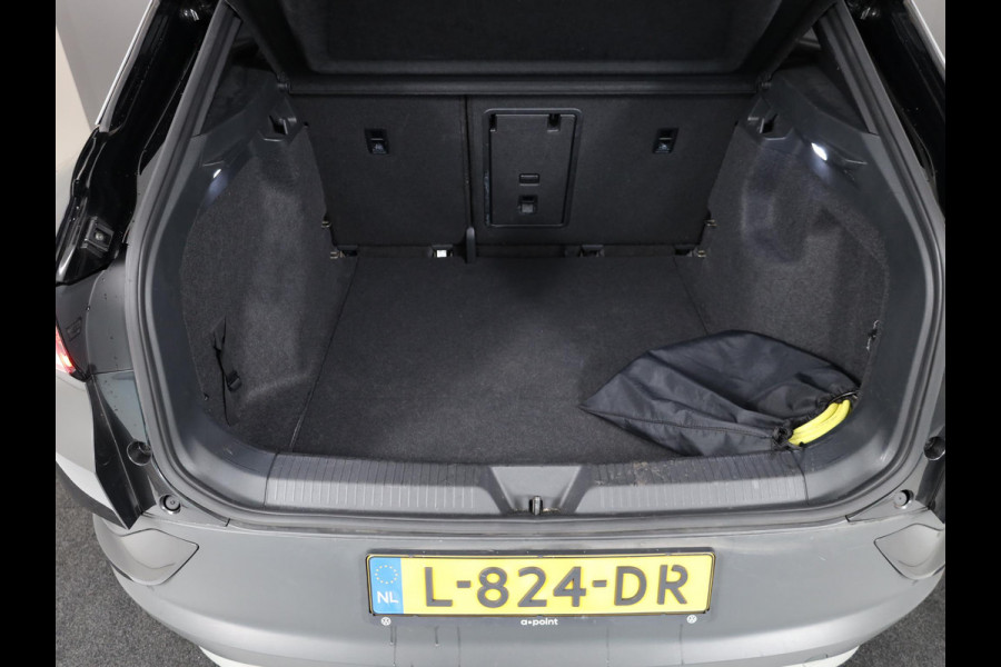 Volkswagen ID.4 First 77 kWh 204 PK | Navigatie | Cruise control | 20" LM velgen |