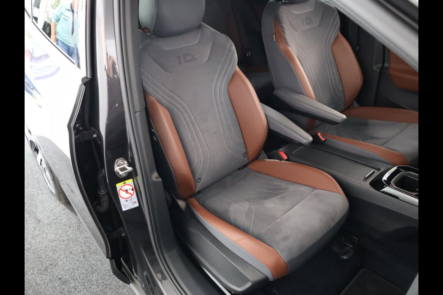 Volkswagen ID.4 First 77 kWh 204 PK | Navigatie | Cruise control | 20" LM velgen |