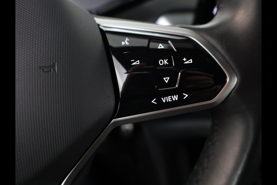 Volkswagen ID.4 First 77 kWh 204 PK | Navigatie | Cruise control | 20" LM velgen |