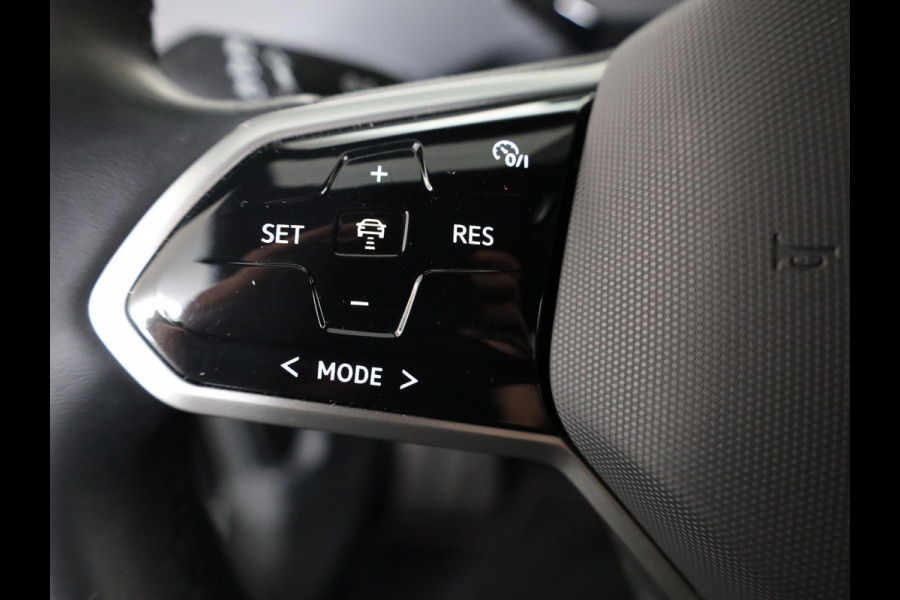 Volkswagen ID.4 First 77 kWh 204 PK | Navigatie | Cruise control | 20" LM velgen |