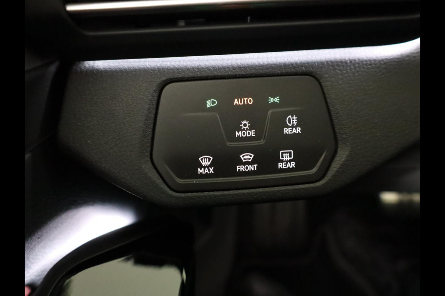 Volkswagen ID.4 First 77 kWh 204 PK | Navigatie | Cruise control | 20" LM velgen |