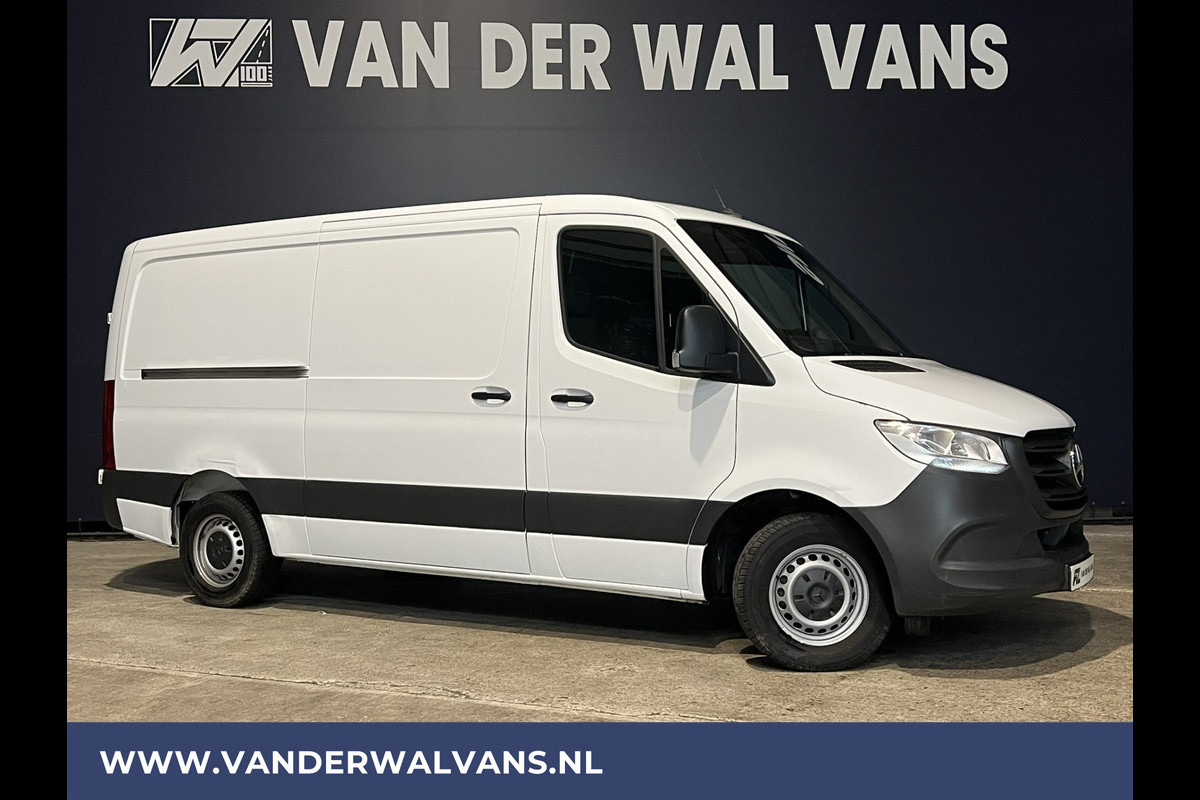 Mercedes-Benz Sprinter 314 CDI 143pk L2H1 Euro6 Airco | Camera | Apple Carplay | Android Auto Mbux, 2000kg Trekhaak, Bijrijdersbank Mercedes-Benz Sprinter 314 CDI 143pk L2H1 Euro6 Airco | Camera | Apple Carplay | Android Auto Mbux, 2000kg Trekhaak, Bijrijdersbank