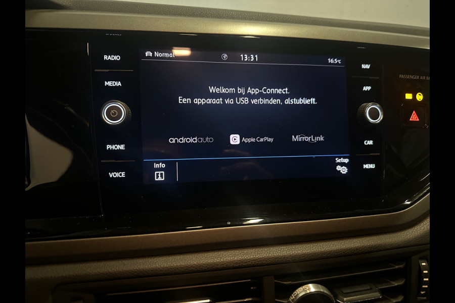 Volkswagen Polo 1.0 TSI Comfortline Business Virtual / PDC / Navi