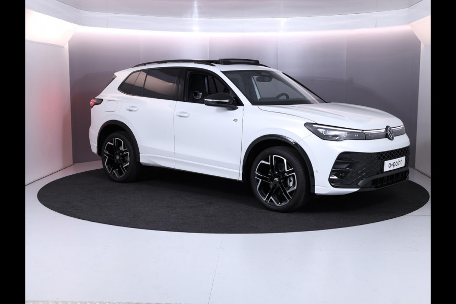 Volkswagen Tiguan R-Line-Edition 1.5 eHybrid 200 kW / 272 pk SUV 6 v Panoramadak | Navigatie | Parkeersensoren | Camera