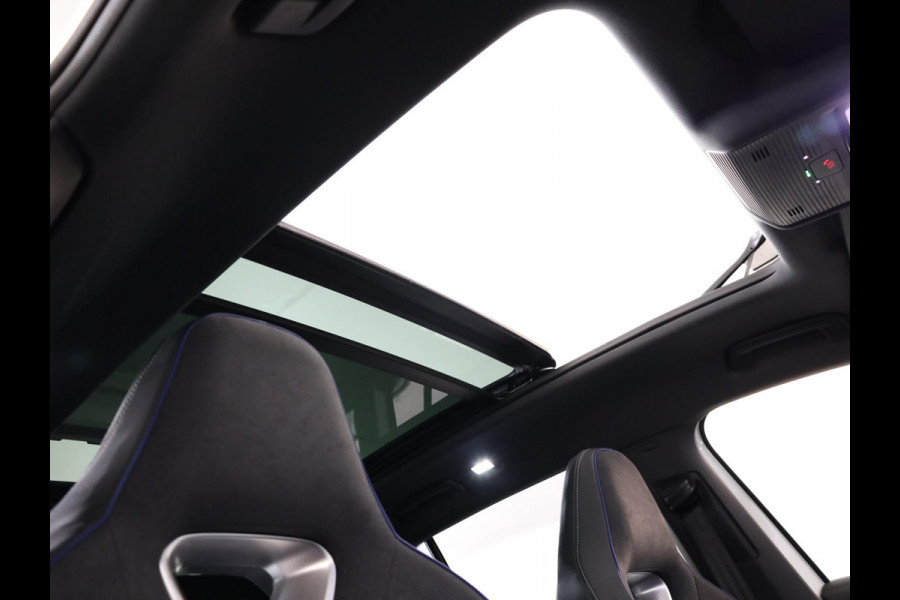 Volkswagen Tiguan R-Line-Edition 1.5 eHybrid 200 kW / 272 pk SUV 6 v Panoramadak | Navigatie | Parkeersensoren | Camera