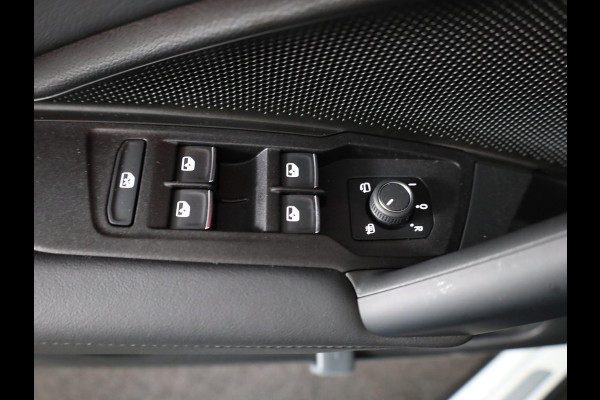 Volkswagen Tiguan R-Line-Edition 1.5 eHybrid 200 kW / 272 pk SUV 6 v Panoramadak | Navigatie | Parkeersensoren | Camera