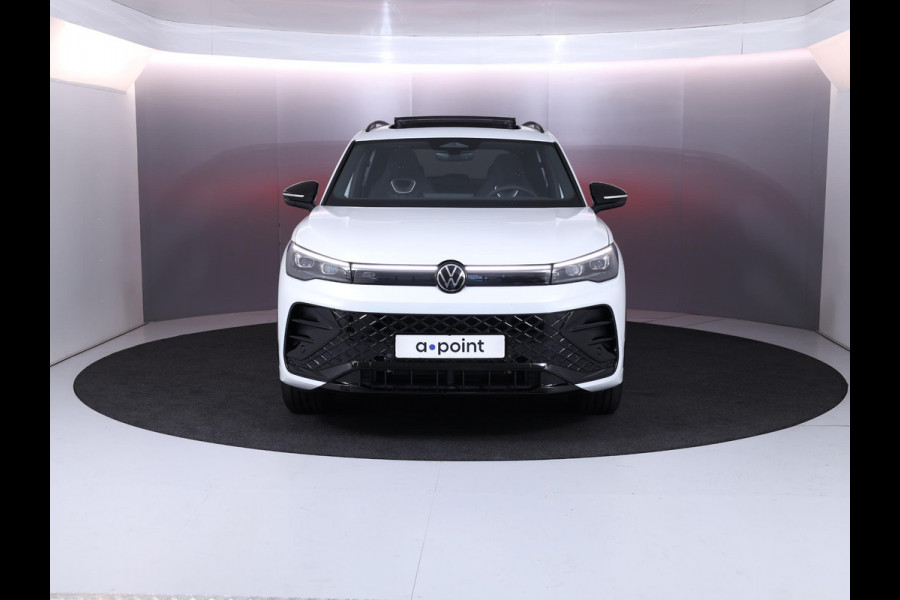 Volkswagen Tiguan R-Line-Edition 1.5 eHybrid 200 kW / 272 pk SUV 6 v Panoramadak | Navigatie | Parkeersensoren | Camera