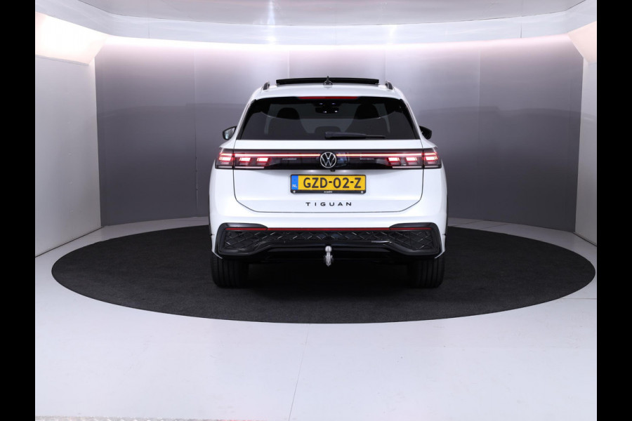 Volkswagen Tiguan R-Line-Edition 1.5 eHybrid 200 kW / 272 pk SUV 6 v Panoramadak | Navigatie | Parkeersensoren | Camera