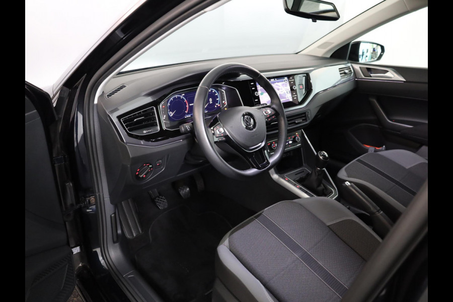 Volkswagen Polo 1.0 TSI Highline 95pk 5bak| Navi| 16'LM-velgen/ 35% getint glas| Clima| getint glas