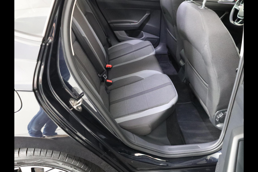 Volkswagen Polo 1.0 TSI Highline 95pk 5bak| Navi| 16'LM-velgen/ 35% getint glas| Clima| getint glas