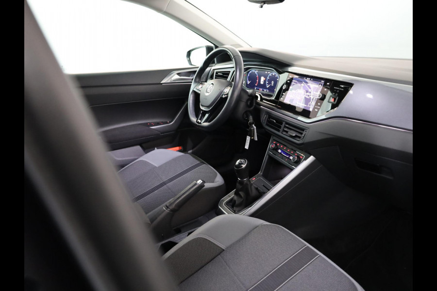 Volkswagen Polo 1.0 TSI Highline 95pk 5bak| Navi| 16'LM-velgen/ 35% getint glas| Clima| getint glas