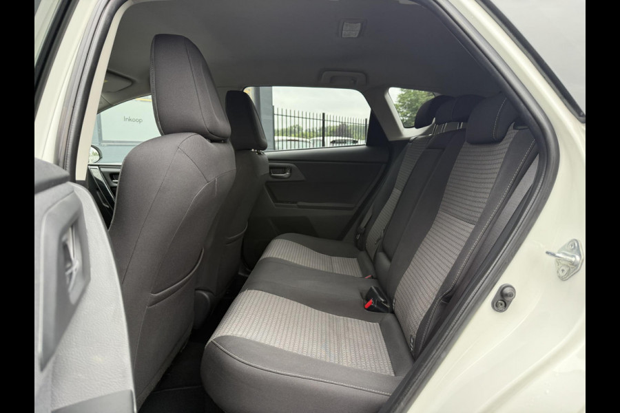 Toyota Auris 1.8 Hybrid Dynamic Go 1e Eigenaar,Navi,Camera,Lm Velgen,136pk,Weinig Km,Apk tot 05-2027