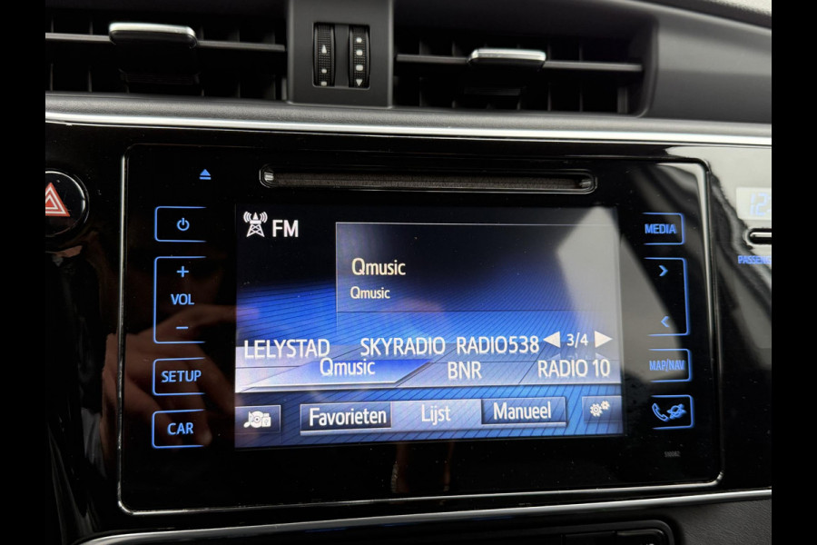 Toyota Auris 1.8 Hybrid Dynamic Go 1e Eigenaar,Navi,Camera,Lm Velgen,136pk,Weinig Km,Apk tot 05-2027
