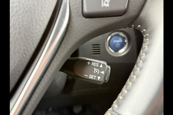 Toyota Auris 1.8 Hybrid Dynamic Go 1e Eigenaar,Navi,Camera,Lm Velgen,136pk,Weinig Km,Apk tot 05-2027