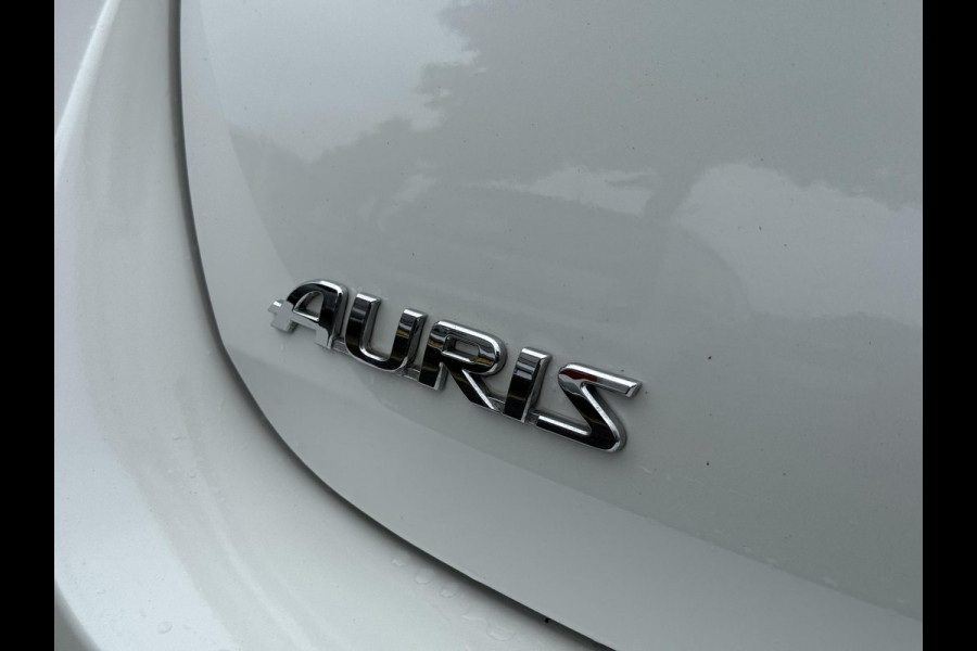 Toyota Auris 1.8 Hybrid Dynamic Go 1e Eigenaar,Navi,Camera,Lm Velgen,136pk,Weinig Km,Apk tot 05-2027