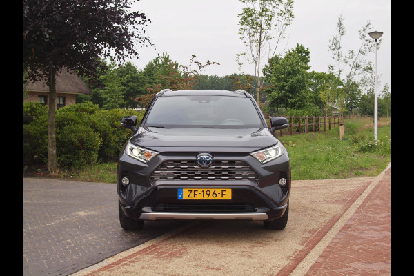 Toyota RAV4 2.5 Hybrid AWD Bi-Tone | Camera | Apple Carplay | Trekhaak 1650 KG trekgewicht | Alarm | JBL | NL-Auto |