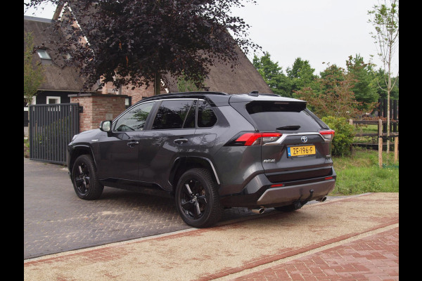 Toyota RAV4 2.5 Hybrid AWD Bi-Tone | Camera | Apple Carplay | Trekhaak 1650 KG trekgewicht | Alarm | JBL | NL-Auto |