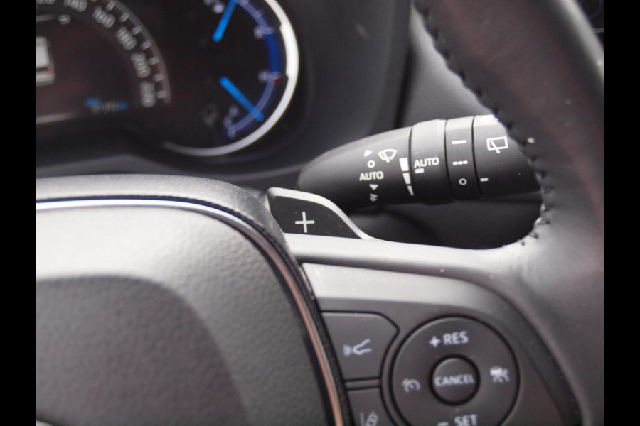 Toyota RAV4 2.5 Hybrid AWD Bi-Tone | Camera | Apple Carplay | Trekhaak 1650 KG trekgewicht | Alarm | JBL | NL-Auto |