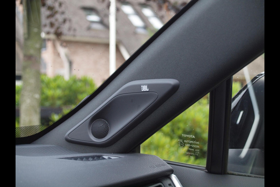 Toyota RAV4 2.5 Hybrid AWD Bi-Tone | Camera | Apple Carplay | Trekhaak 1650 KG trekgewicht | Alarm | JBL | NL-Auto |