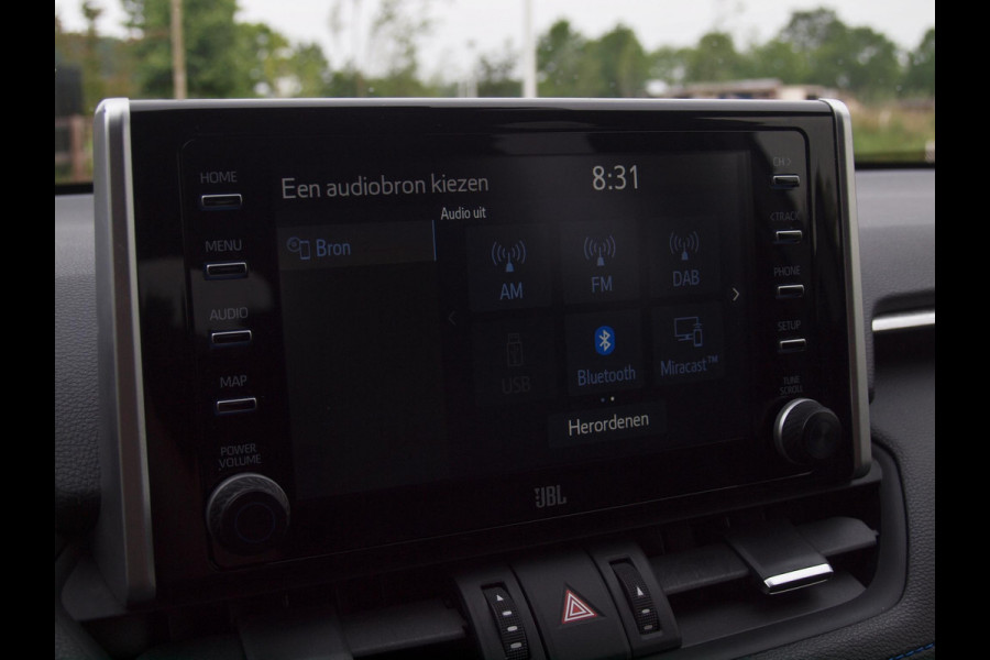 Toyota RAV4 2.5 Hybrid AWD Bi-Tone | Camera | Apple Carplay | Trekhaak 1650 KG trekgewicht | Alarm | JBL | NL-Auto |